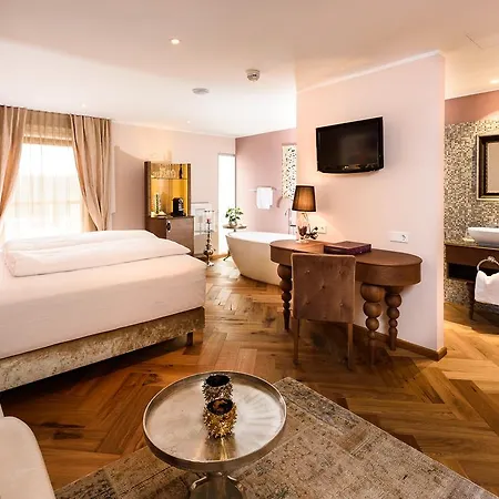 Bergergut Geniesserhotel 호텔 4*